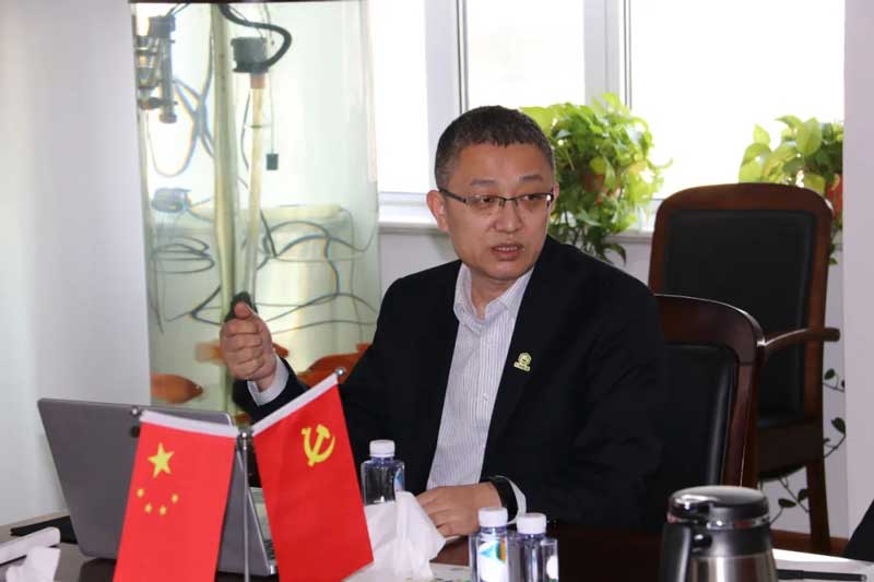 李总主讲.jpg 李总主讲.jpg